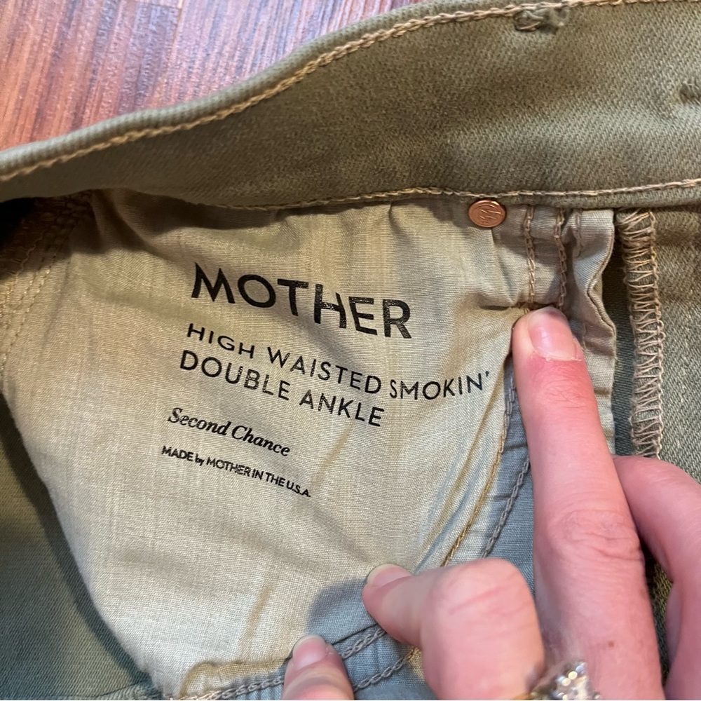 MOTHER Smokin' Double
Ankle High-Rise Flare Jeans - Picture 12 of 15